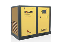 吊車“失足”,甩下3噸重空壓機(jī)