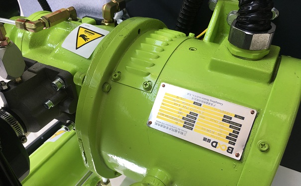 維護(hù)保養(yǎng)螺桿空壓機(jī)需要注意哪些問(wèn)題?